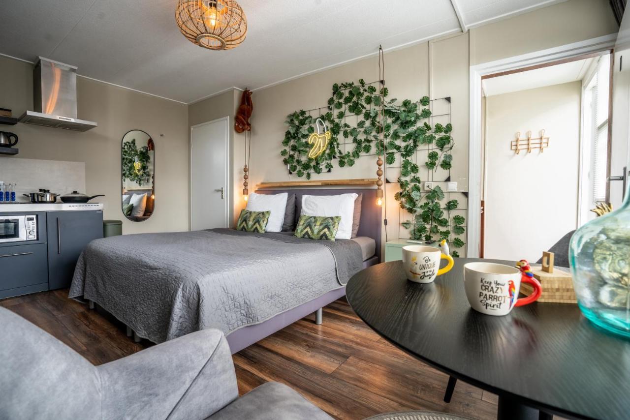 The Jungle - Duo Studio With Kingsize Terrace Groningen Bagian luar foto