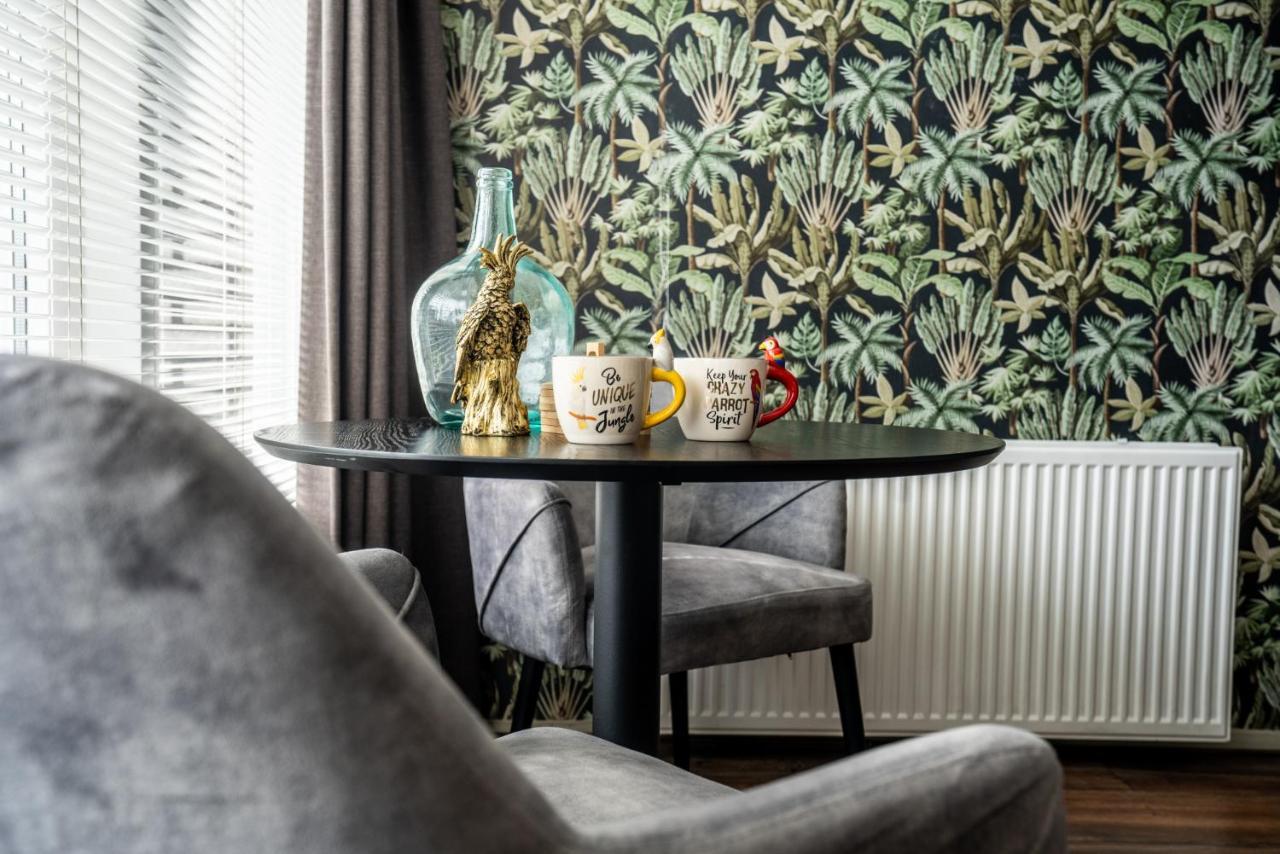 The Jungle - Duo Studio With Kingsize Terrace Groningen Bagian luar foto