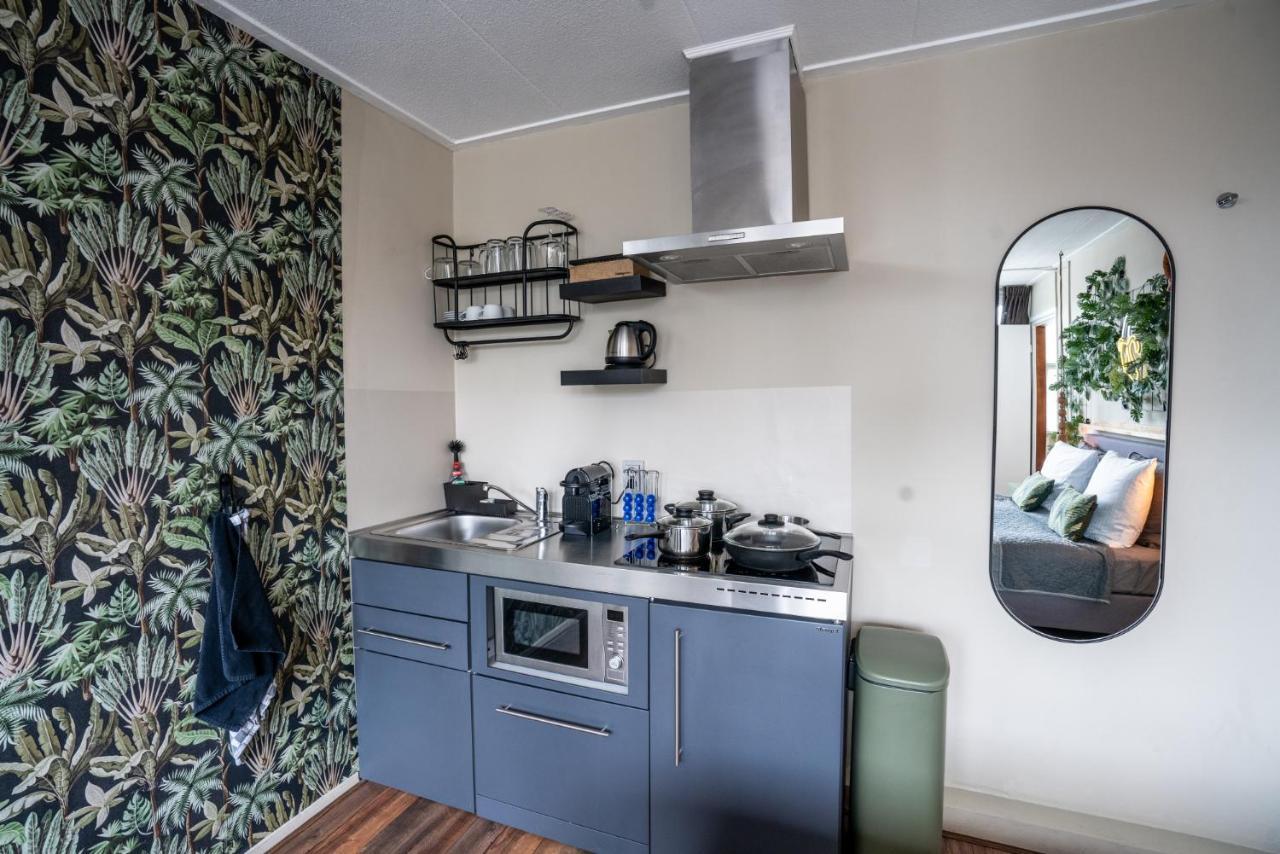 The Jungle - Duo Studio With Kingsize Terrace Groningen Bagian luar foto