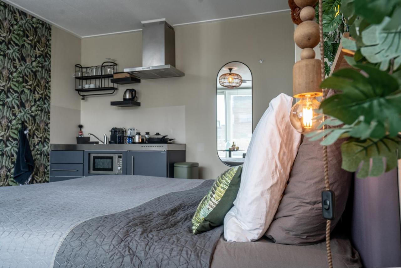 The Jungle - Duo Studio With Kingsize Terrace Groningen Bagian luar foto